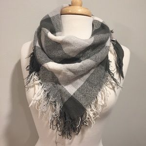 Espirit Checkered Scarf